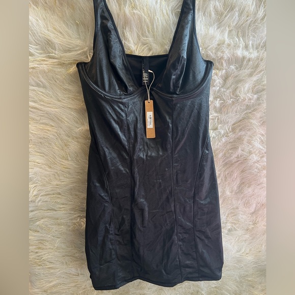 SKIMS glissenette dress - Picture 3 of 4